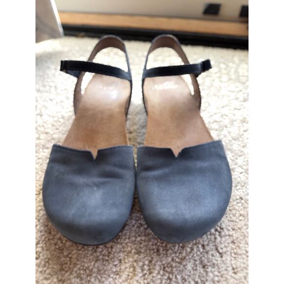 Dansko Rowan Navy Nubuck Mary Jane Flats Size 38 Closed Toe Comfort Shoes - Picture 10 of 12